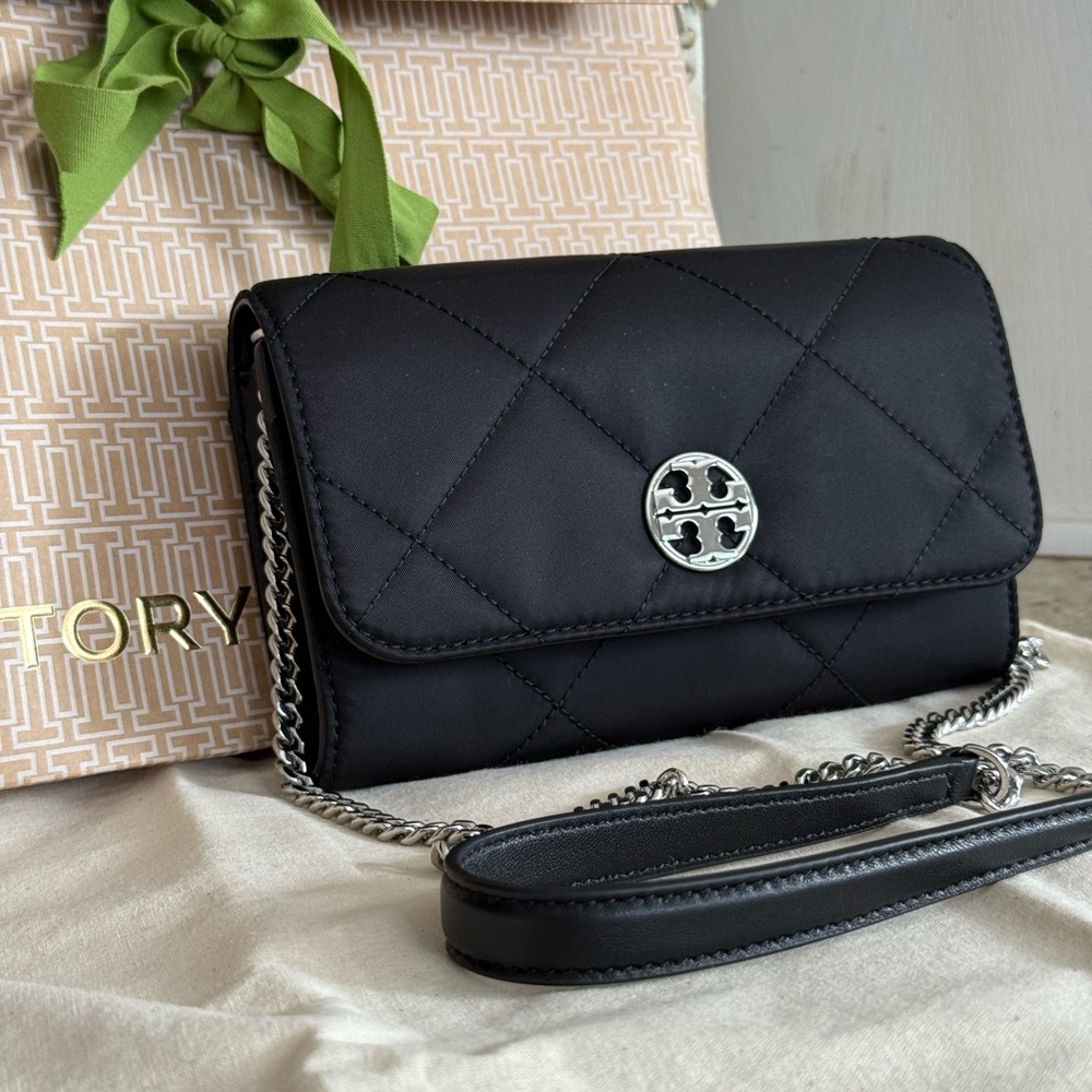 New Tory Burch WILLA QUILTED NYLONCHAIN WALLET Black